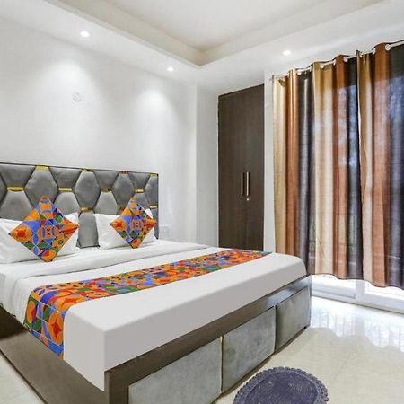 Hotel Aiims New Delhi Buitenkant foto