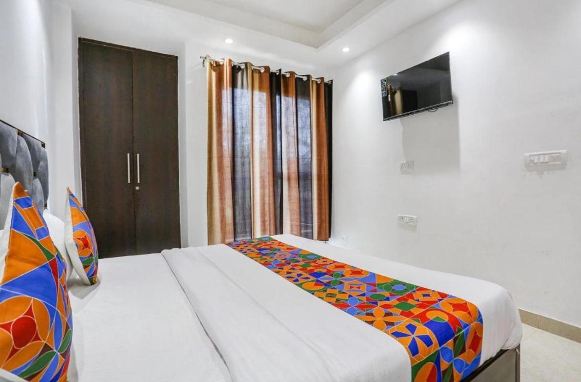 Hotel Aiims New Delhi Buitenkant foto