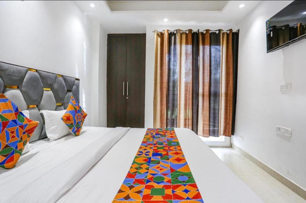 Hotel Aiims New Delhi Buitenkant foto